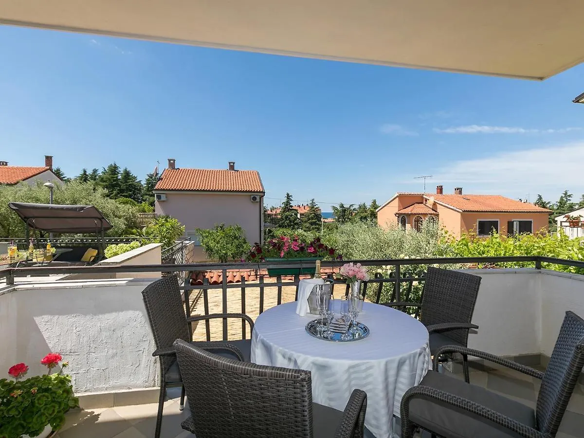 Apartments With A Parking Space Porec - 6922 Croatia
