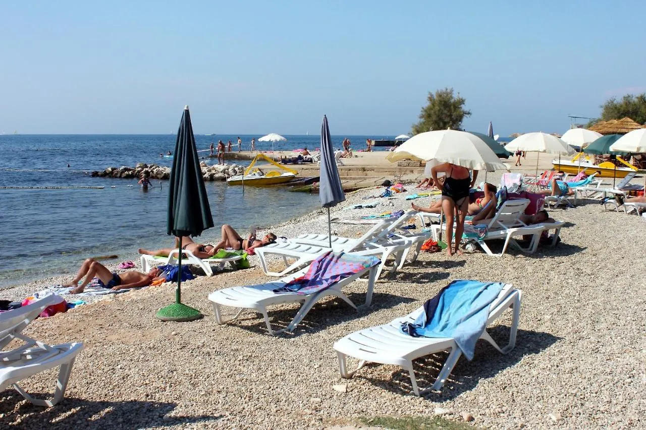 Apartments With A Parking Space Porec - 6922 Croatia