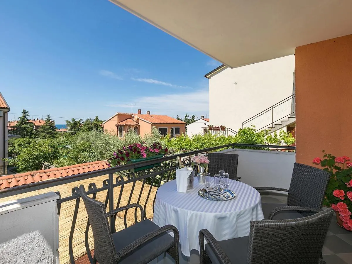 Apartments With A Parking Space Porec - 6922